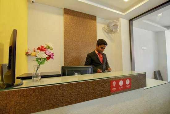Capital O Bvh Hospitality Near Pvr Ansal Plaza Greater Noida Hotel Ngoại thất bức ảnh